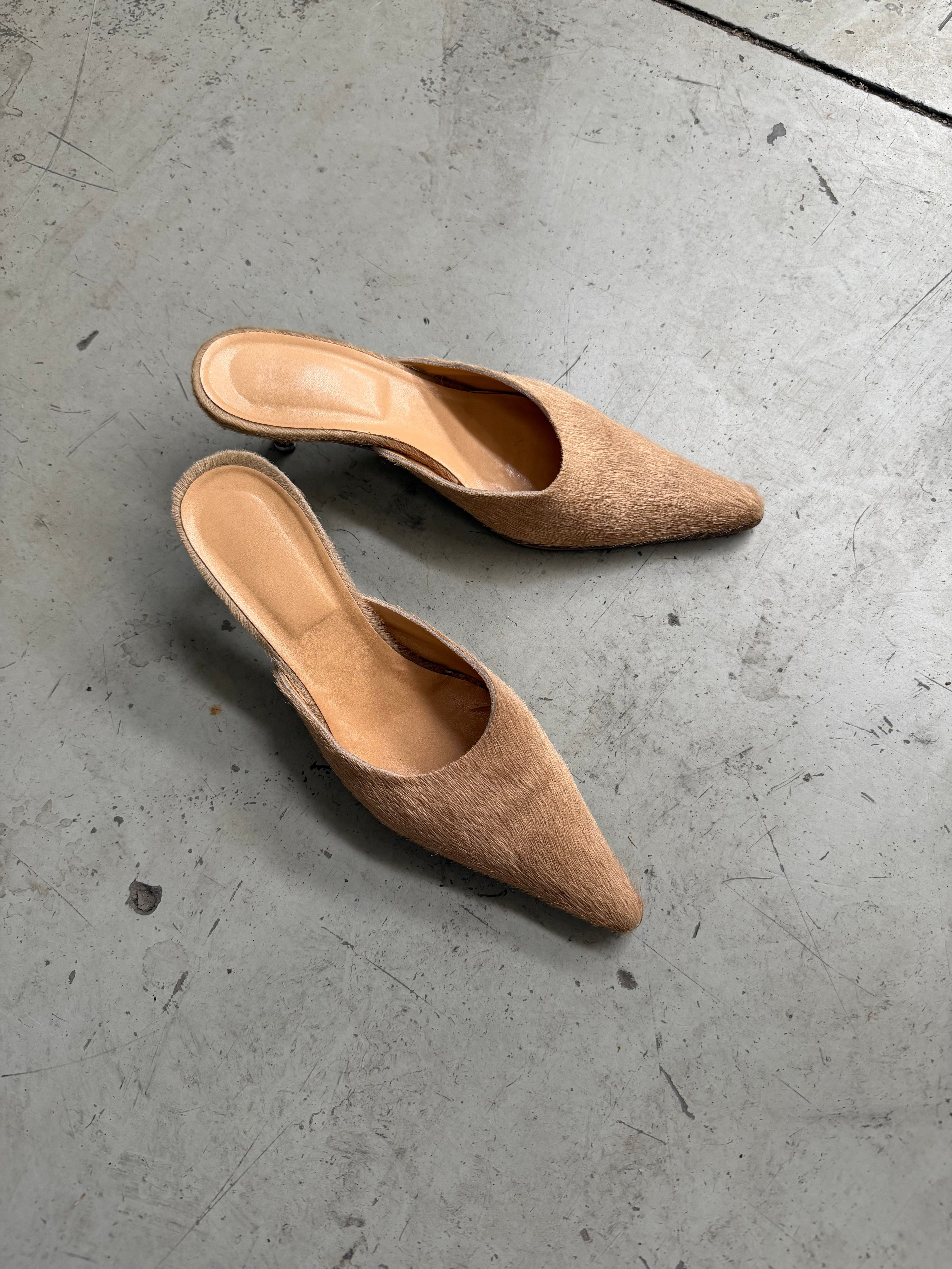 SHOES & ACCESSORIES
